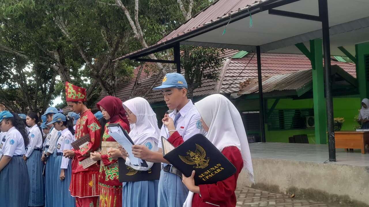 Upacara Memperingati Hari Sumpah Pemuda